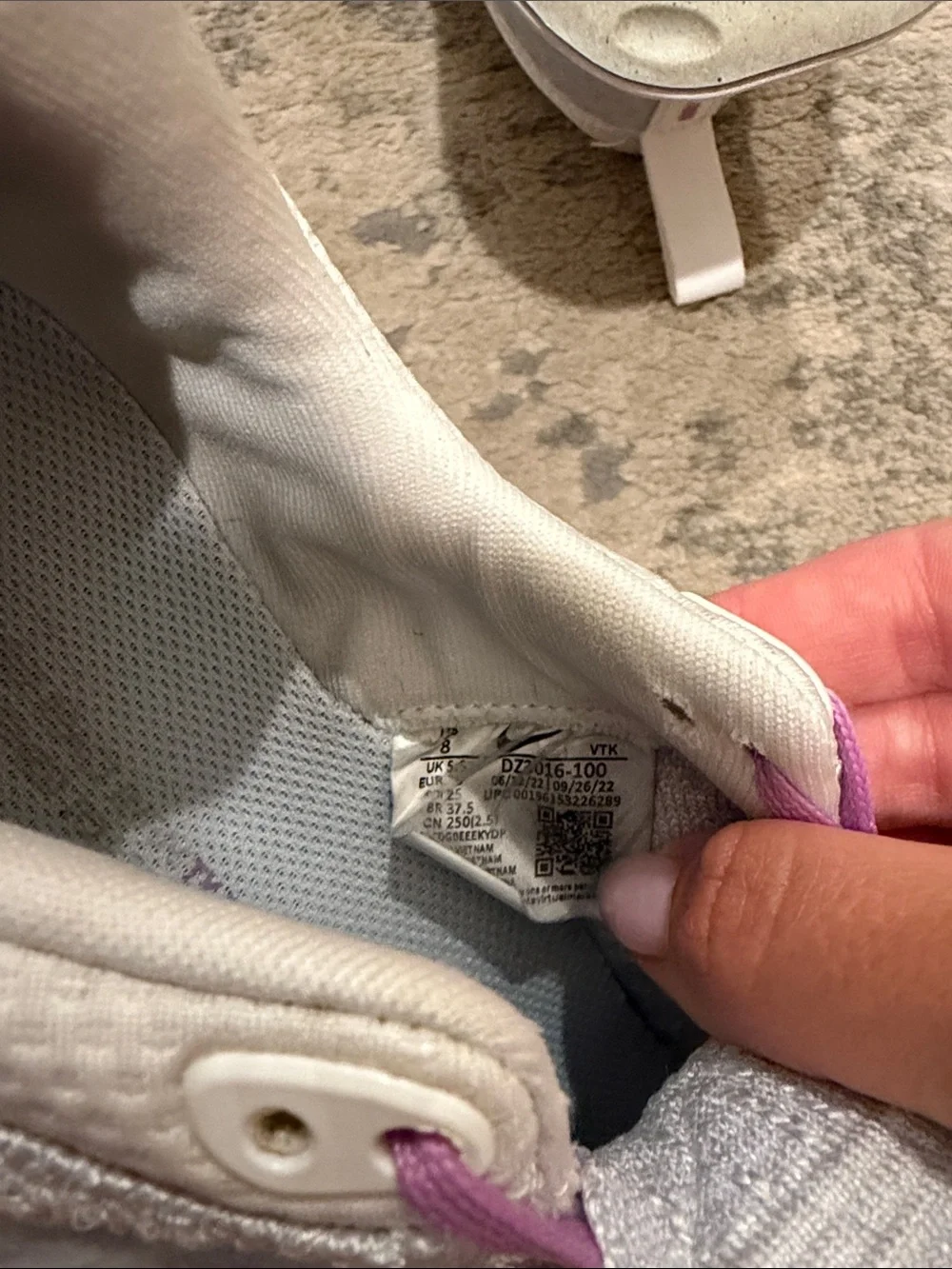 Nike comfortable lightweight